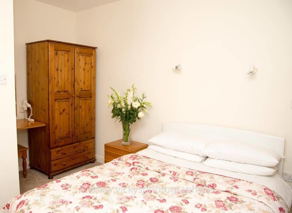 The Townhouse Bed & Breakfast Килкени Екстериор снимка