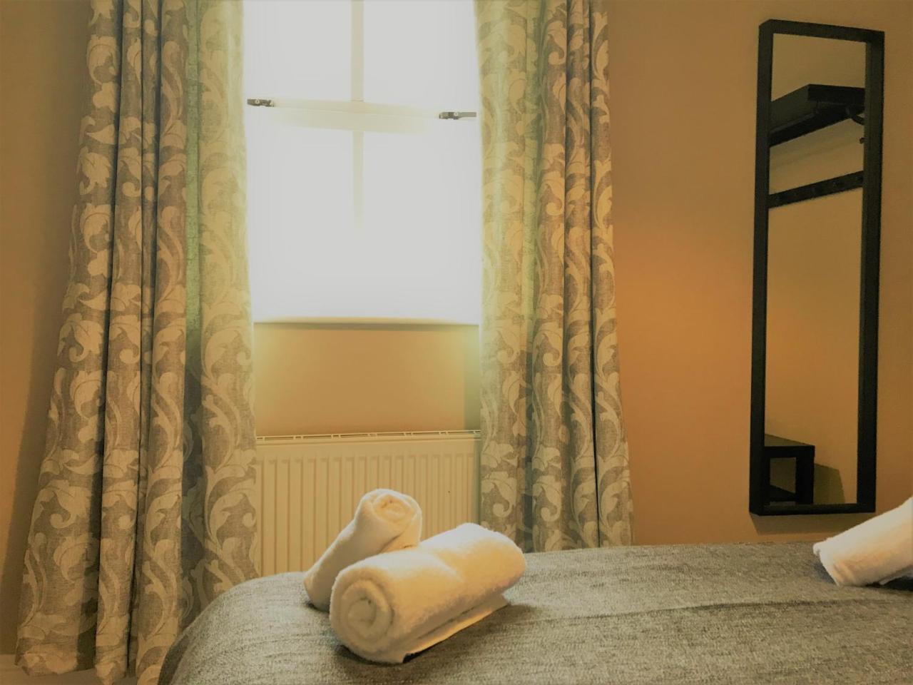 The Townhouse Bed & Breakfast Килкени Екстериор снимка