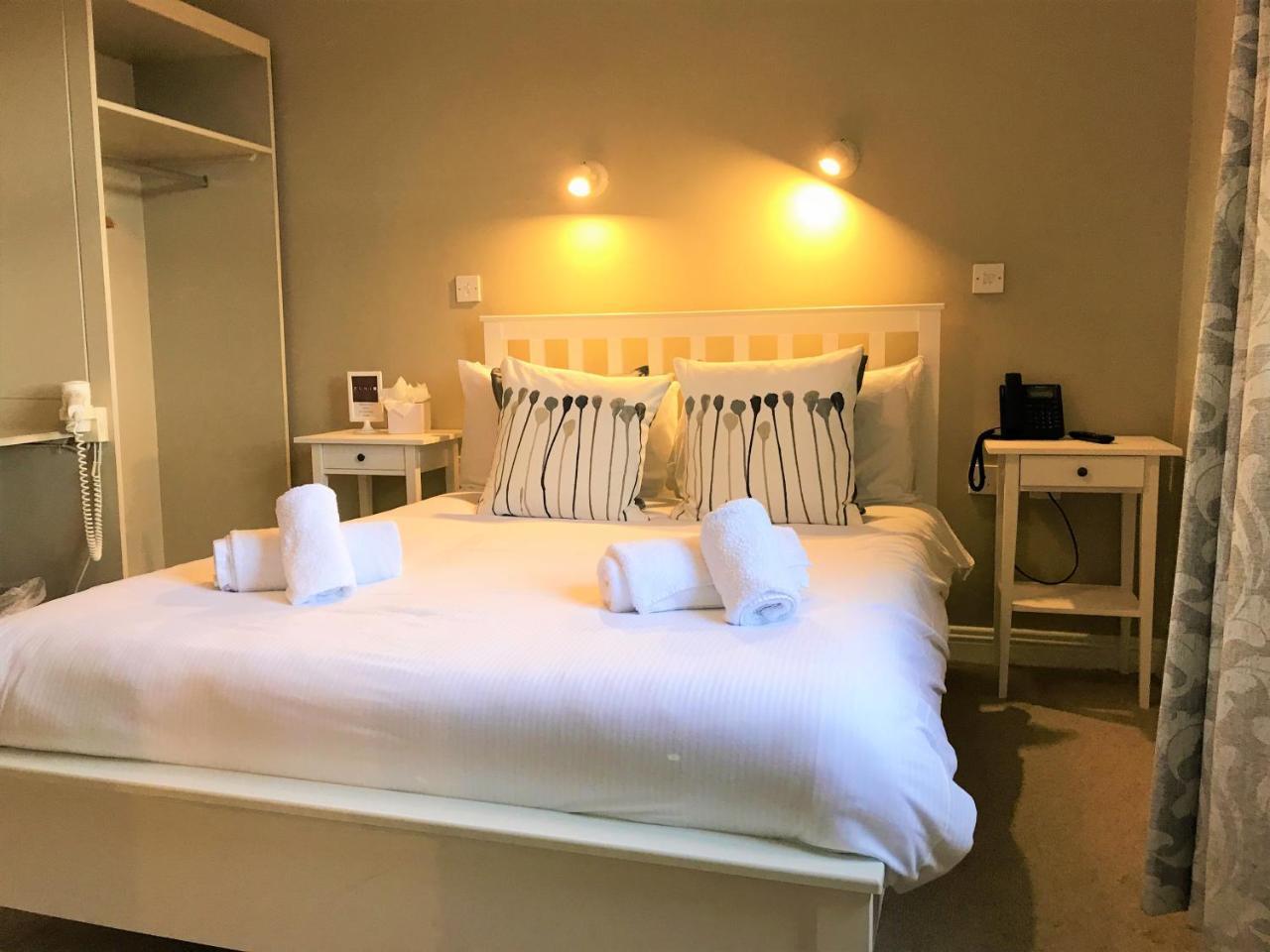 The Townhouse Bed & Breakfast Килкени Екстериор снимка